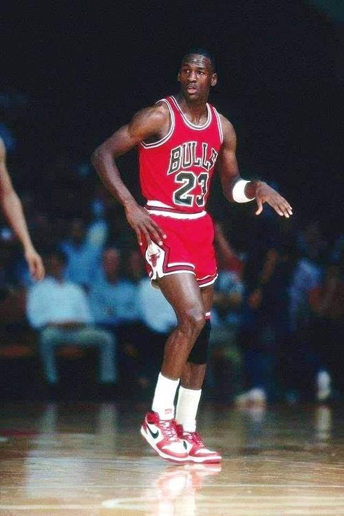 曼晚：曼联考虑将桑乔加入大马丁的交易，两人周薪相近