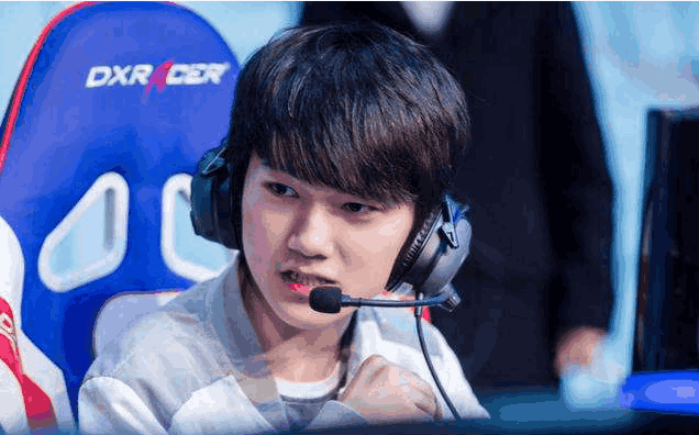 借掩护出手 借掩护出手