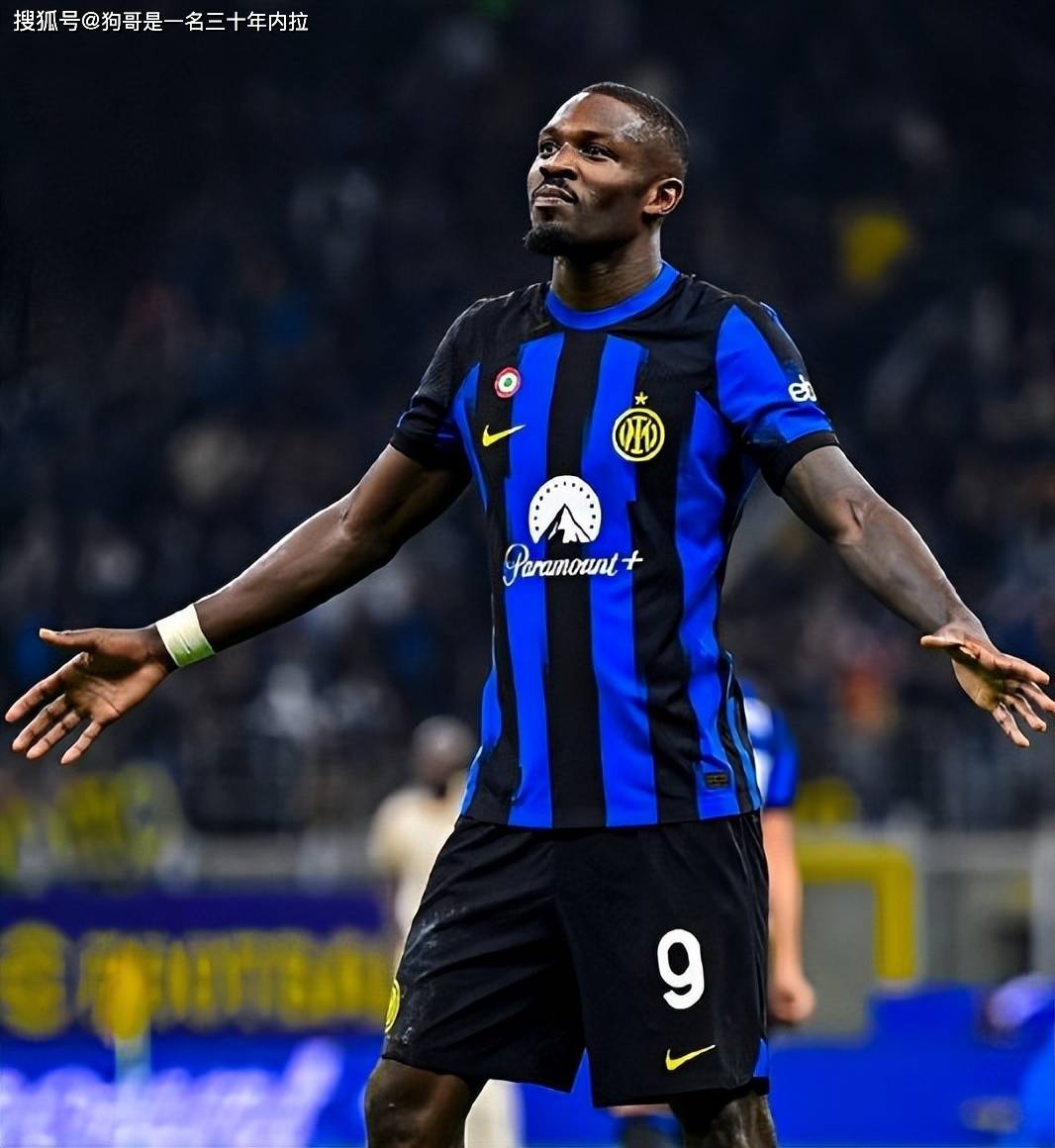 把球带向中 把球带向中